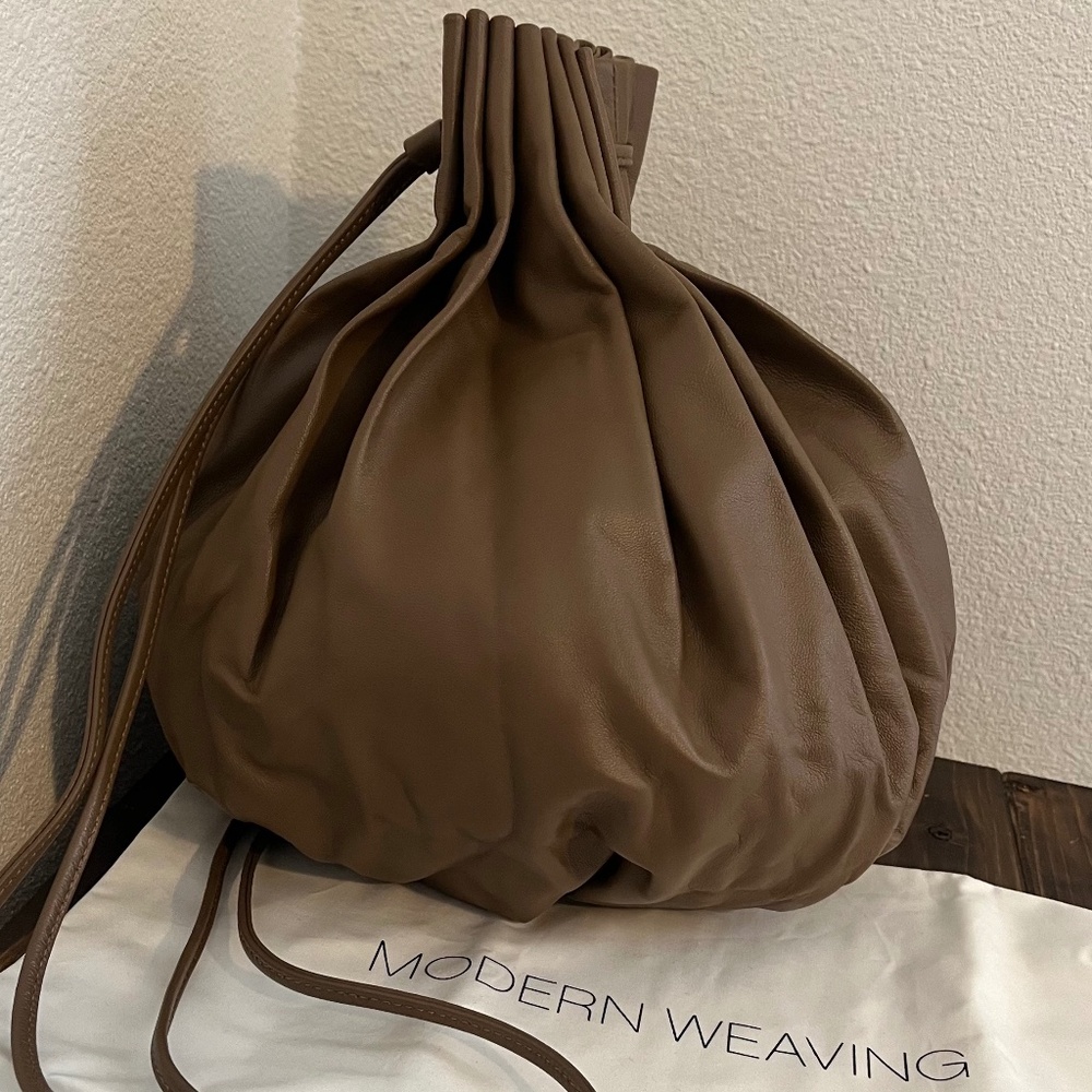 Modern Weaving Pleated Balloon Shoulder Bag Camel Leather Women's Handbag